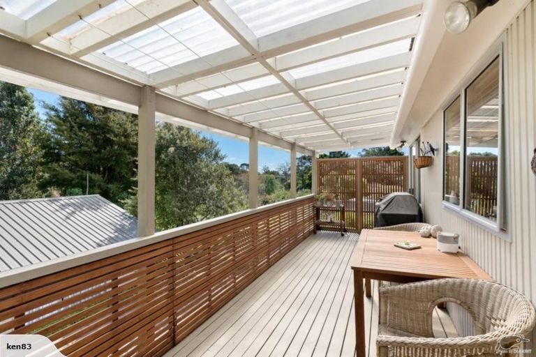 Photo of property in 31 Autumn Avenue, Glen Eden, Auckland, 0602