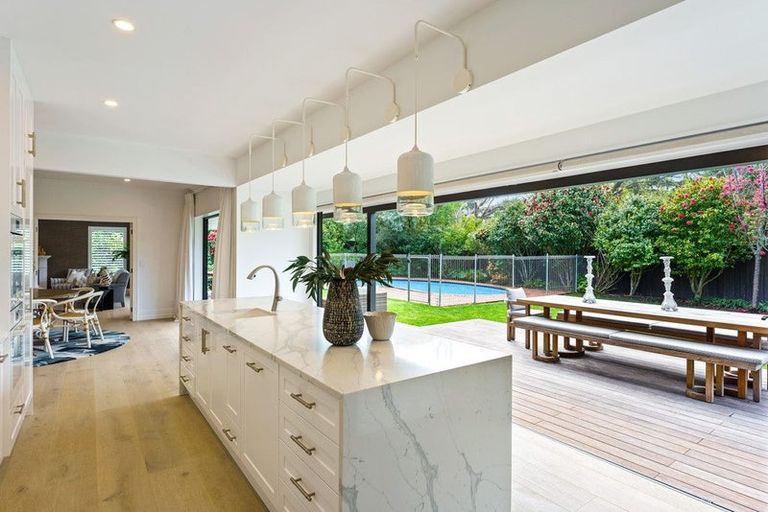 Photo of property in 5 Lavinia Grove, Waikanae Beach, Waikanae, 5036