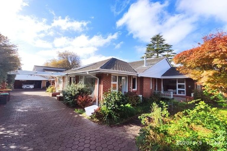 Photo of property in 56 Memorial Avenue, Ilam, Christchurch, 8053