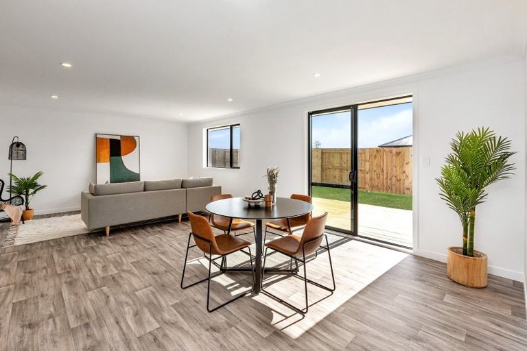 Photo of property in 55 Te Taniwha Road, One Tree Point, 0118