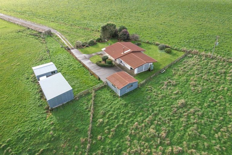 Photo of property in 246 Kawiu Road, Levin, 5510