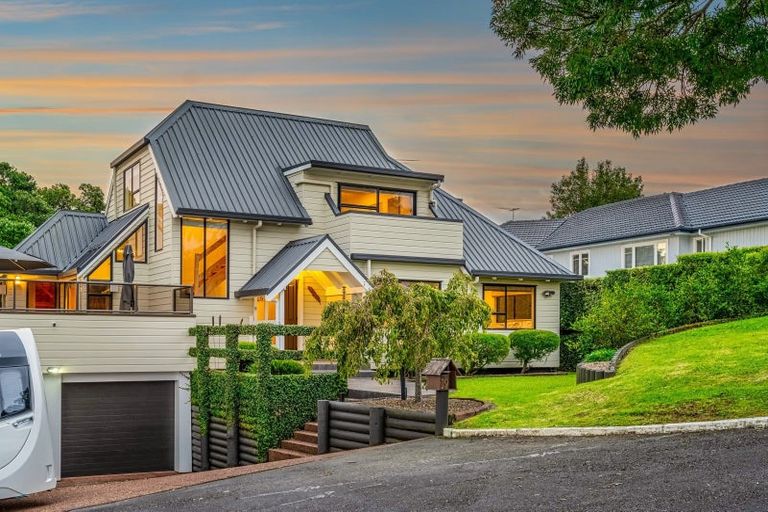 Photo of property in 19 Tainui Road, Cockle Bay, Auckland, 2014