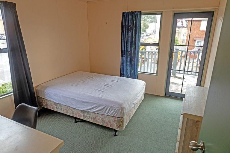 Photo of property in 15 Howe Street, North Dunedin, Dunedin, 9016