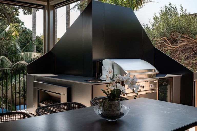 Photo of property in 1/60 Milford Road, Milford, Auckland, 0620