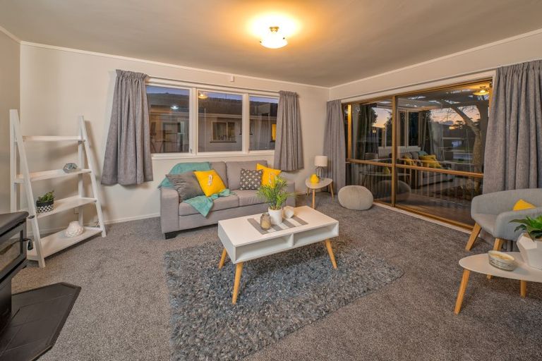 Photo of property in 186 Mahia Road, Wattle Downs, Auckland, 2103