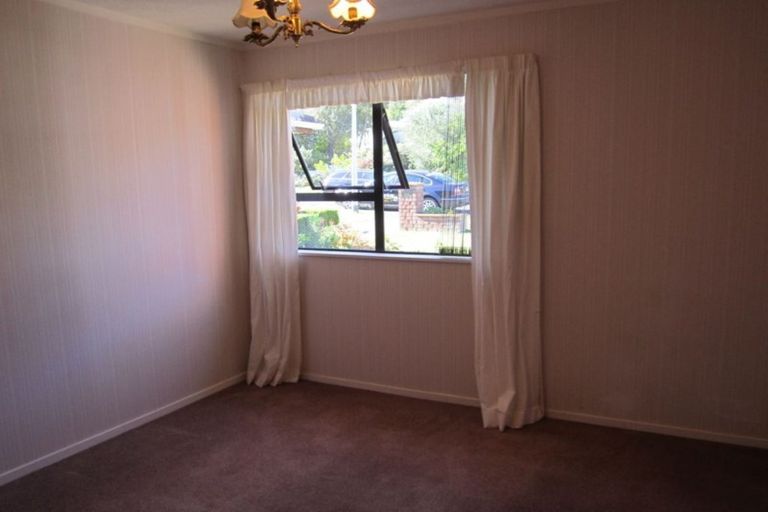 Photo of property in 4 Te Maku Grove, Waikanae, 5036