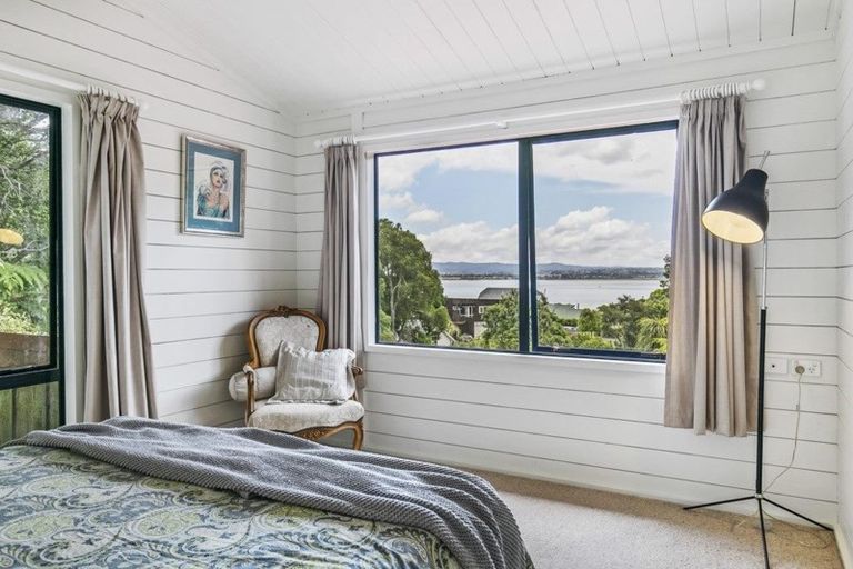 Photo of property in 98 Hadfield Street, Beach Haven, Auckland, 0626