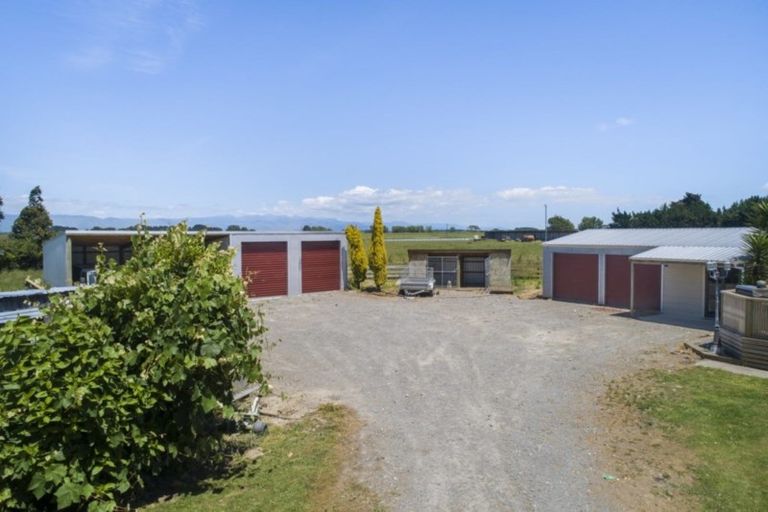 Photo of property in 281 Hoihere Road, Tiakitahuna, Palmerston North, 4477