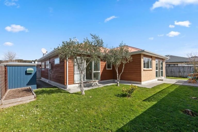 Photo of property in 11 Woodland Grove, Wainuiomata, Lower Hutt, 5014