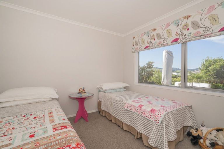 Photo of property in 10 Roseberry Place, Whitianga, 3510