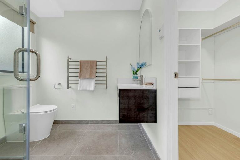 Photo of property in 3 Mimosa Place, Half Moon Bay, Auckland, 2012