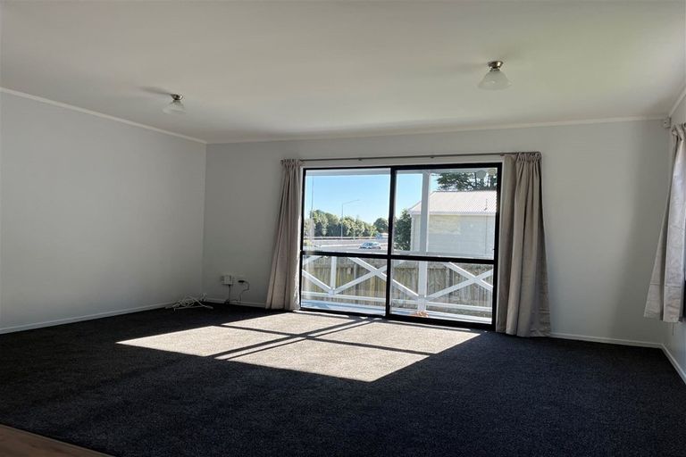 Photo of property in 6/17a Idesia Place, Totara Heights, Auckland, 2105