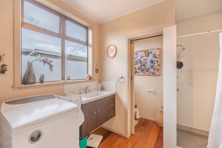 Photo of property in 76 Meeanee Quay, Westshore, Napier, 4110