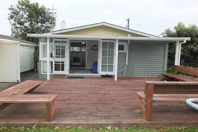 Photo of property in 45 Nash Parade, Foxton Beach, Foxton, 4815