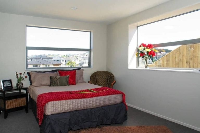 Photo of property in 11 Fiordland Place, Aotea, Porirua, 5024