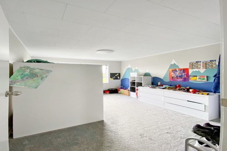 Photo of property in 18 Shalimar Place, Clover Park, Auckland, 2019