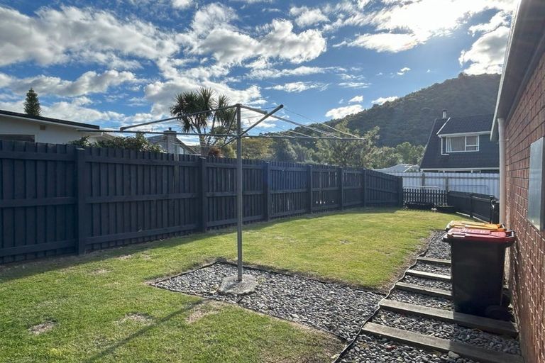 Photo of property in 12a Huia Street, Waikawa, Picton, 7220
