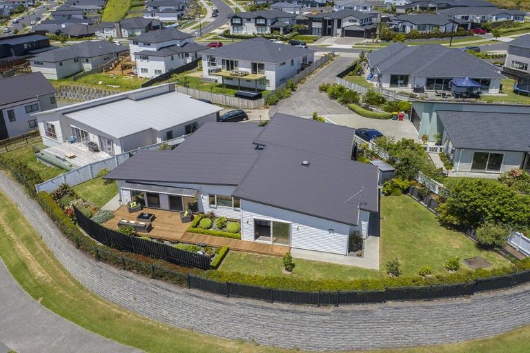 Photo of property in 19 Maka Terrace, Orewa, 0931