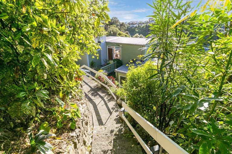 Photo of property in 33-35 Espin Crescent, Karori, Wellington, 6012