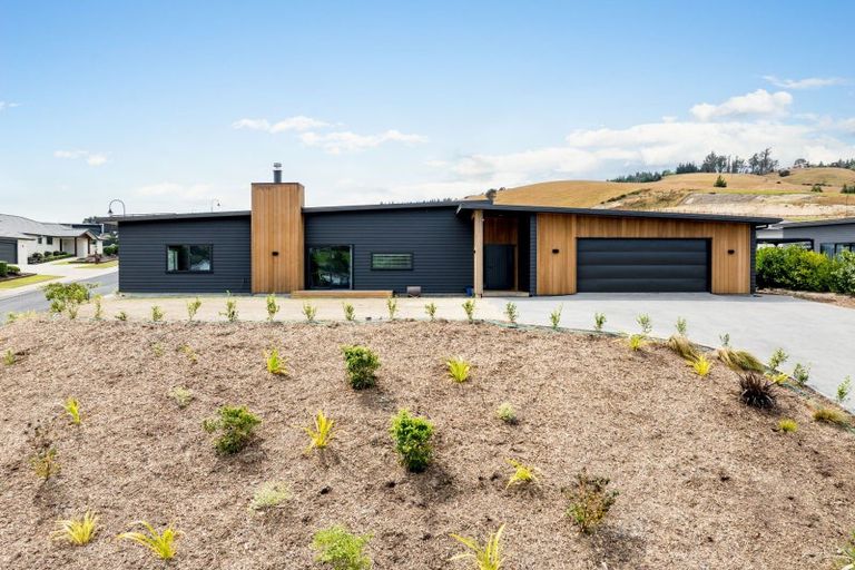 Photo of property in 53 Heathfield Drive, Mosgiel, 9024