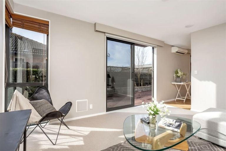 Photo of property in 6a Sawyers Arms Road, Northcote, Christchurch, 8052