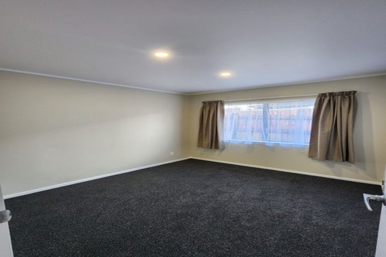 Photo of property in 1/14 Nerissa Place, Randwick Park, Auckland, 2105