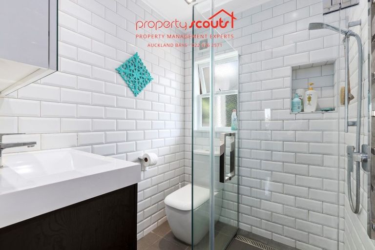 Photo of property in 2/52 Church Street, Northcote Point, Auckland, 0627