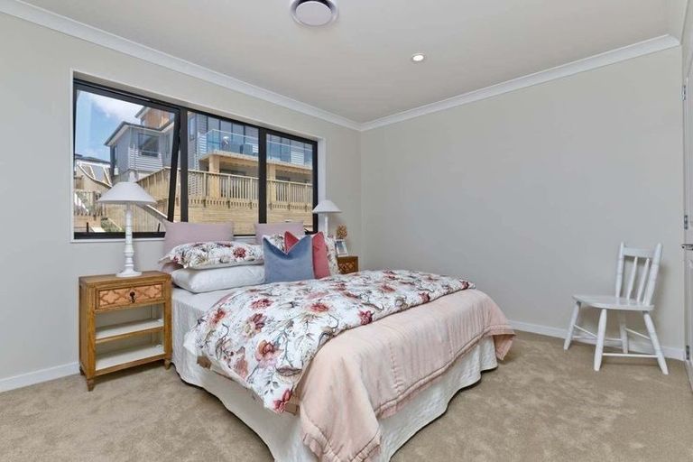 Photo of property in 30 Para Close, Fairview Heights, Auckland, 0632