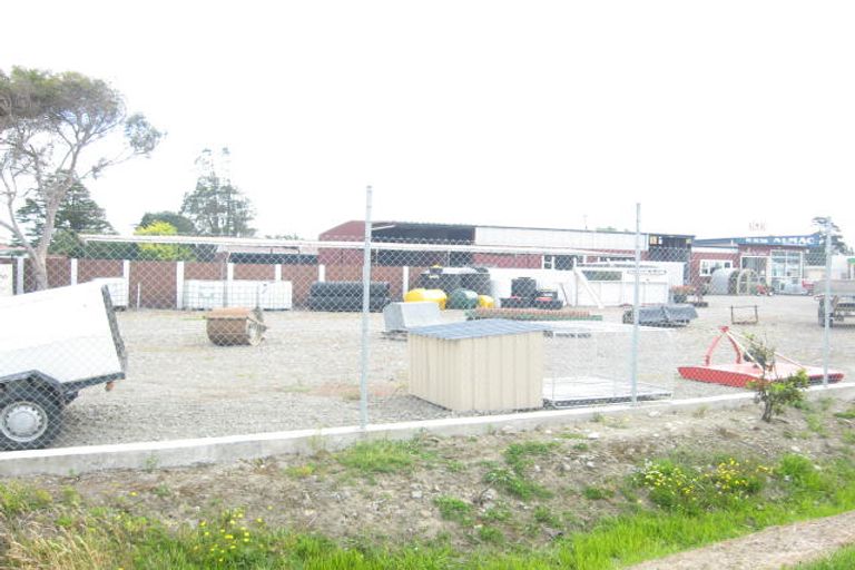 Photo of property in 2 Tiraumea Road, Pahiatua, 4910