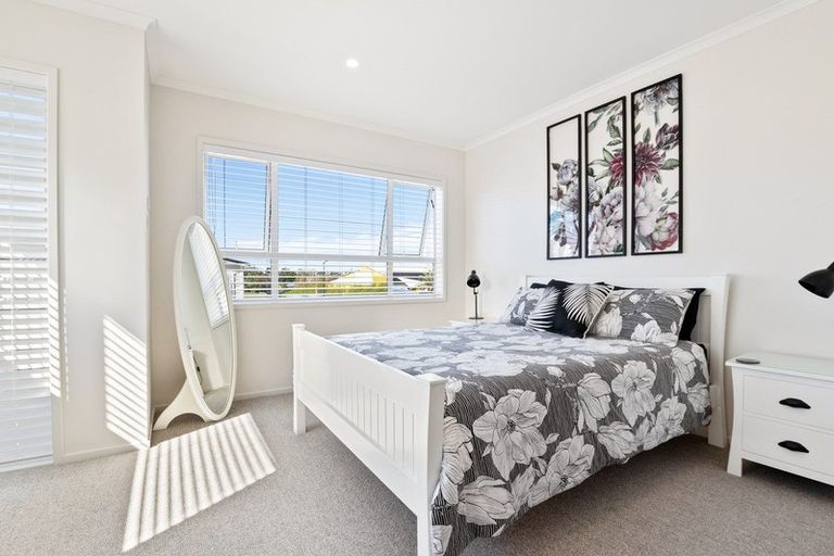 Photo of property in 9 Sanremo Lane, Stanmore Bay, Whangaparaoa, 0932