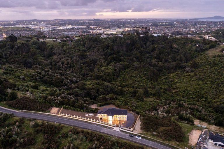 Photo of property in 83 Griggs Road, East Tamaki Heights, Auckland, 2016