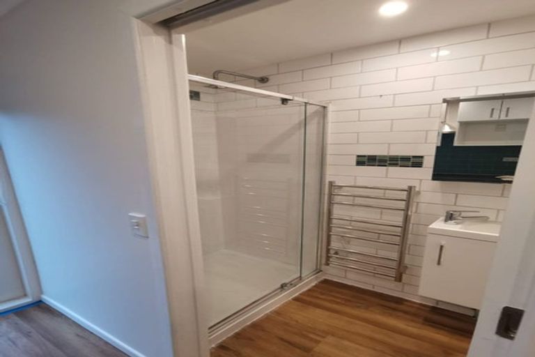 Photo of property in 2 Jenness Grove, Harbour View, Lower Hutt, 5010