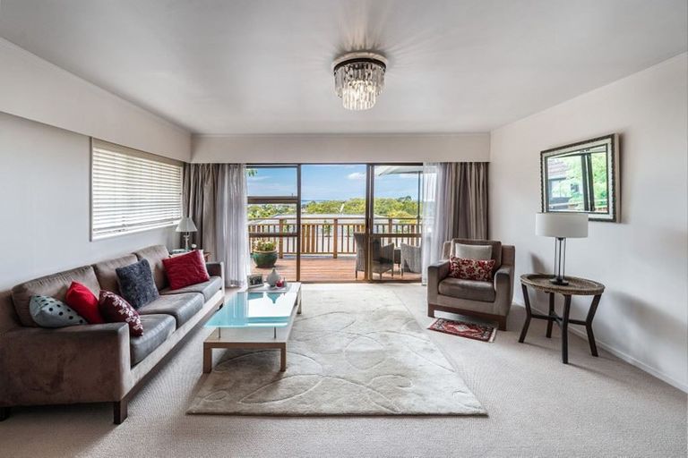 Photo of property in 2/7 Sandford Street, Campbells Bay, Auckland, 0630