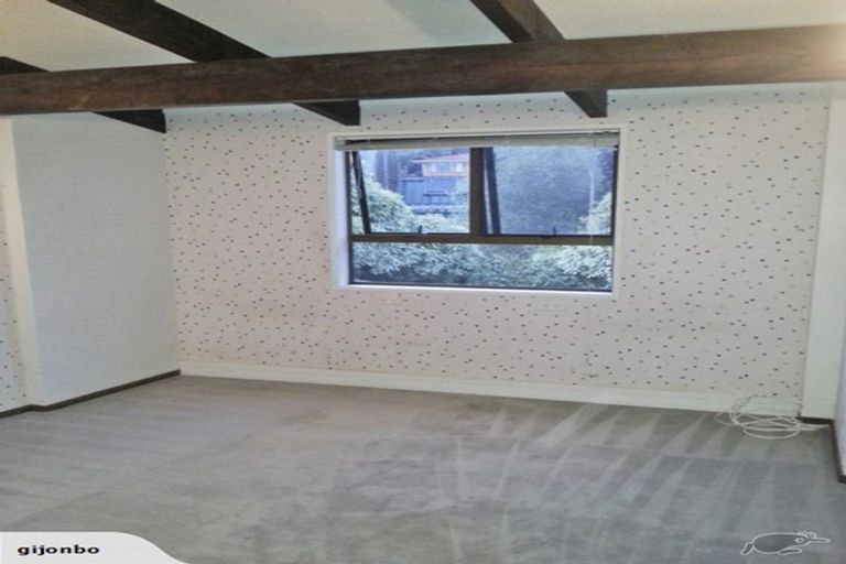 Photo of property in 57 Cron Avenue, Te Atatu South, Auckland, 0610