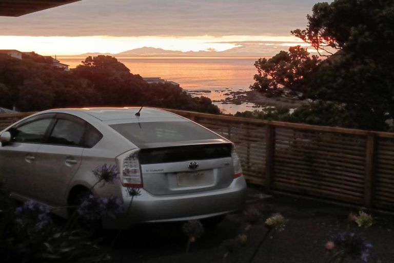 Photo of property in 16a Frobisher Street, Island Bay, Wellington, 6023