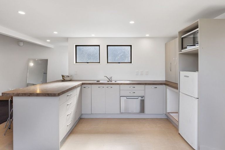 Photo of property in 1/30 Marine Parade, Mount Maunganui, 3116