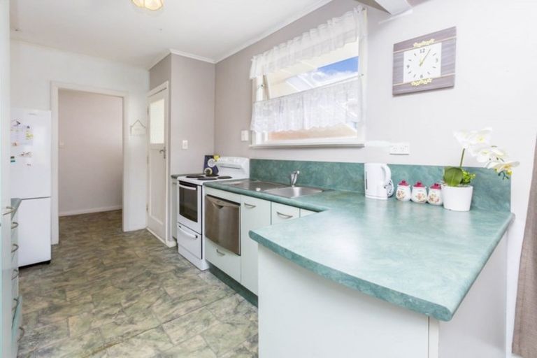 Photo of property in 42 Kashmir Avenue, Clouston Park, Upper Hutt, 5018