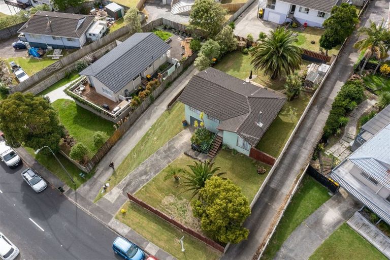 Photo of property in 13 Spinella Drive, Bayview, Auckland, 0629
