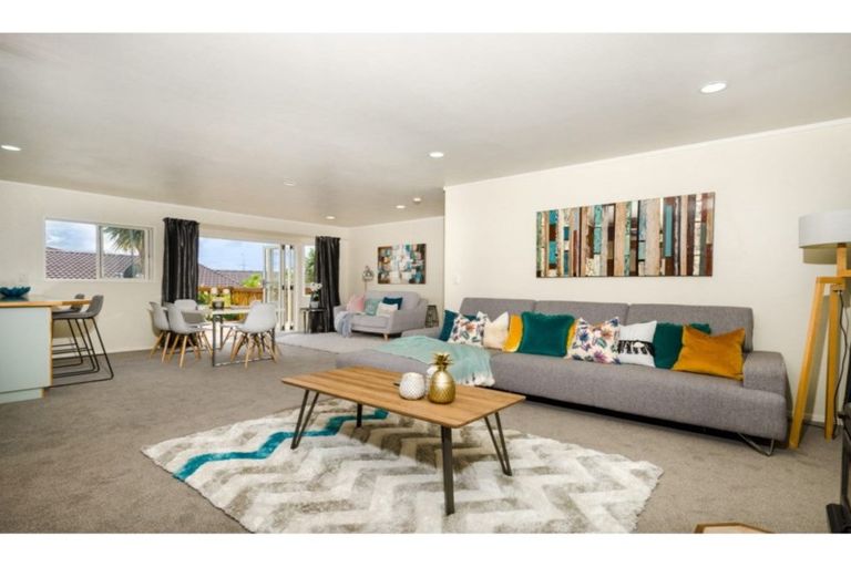 Photo of property in 17a Te Atatu Road, Te Atatu South, Auckland, 0610