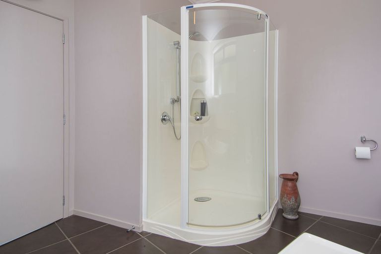 Photo of property in 186 Otumoetai Road, Brookfield, Tauranga, 3110