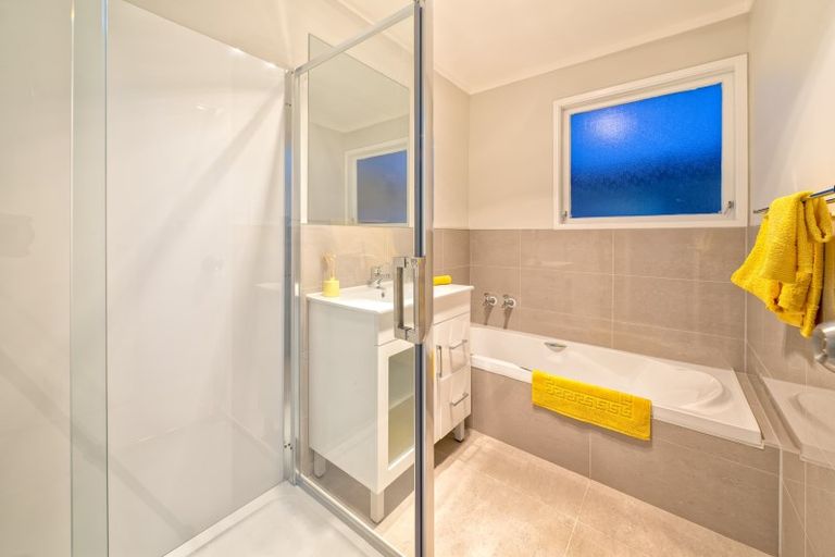 Photo of property in 186 Mahia Road, Wattle Downs, Auckland, 2103