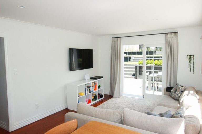 Photo of property in 12 Richmond Avenue, Northcote Point, Auckland, 0627