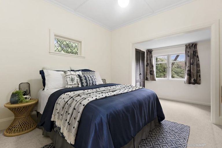 Photo of property in 54 Moana Road, Kelburn, Wellington, 6012