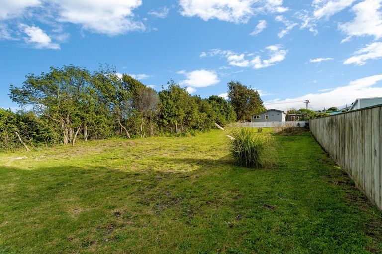 Photo of property in 6 Kapiti Lane, Otaki Beach, Otaki, 5512