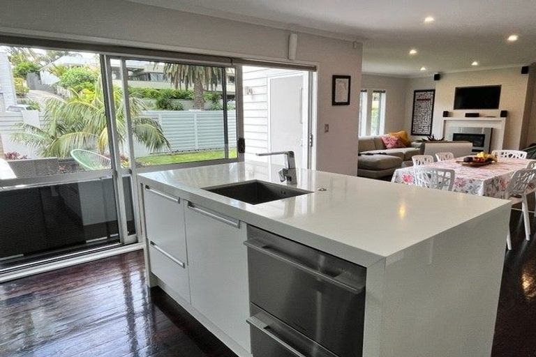 Photo of property in 1/7 Morrow Avenue, Bucklands Beach, Auckland, 2012