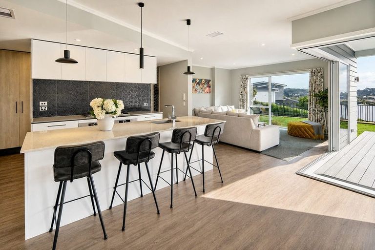 Photo of property in 60 Endeavour Drive, Whitby, Porirua, 5024