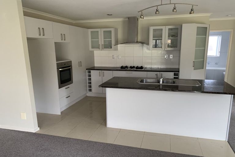 Photo of property in 80 South Kensington Way, Henderson, Auckland, 0612