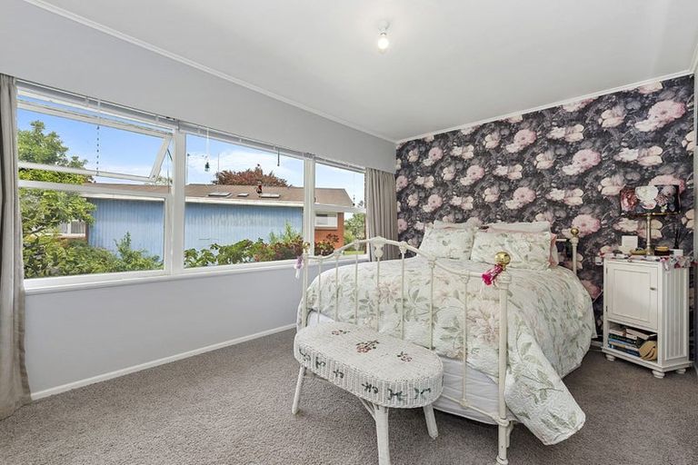 Photo of property in 33 Hooker Avenue, Chedworth, Hamilton, 3210