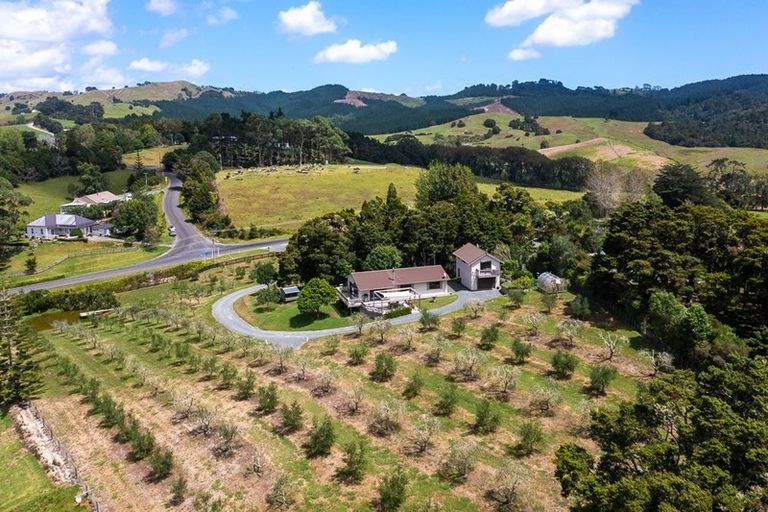 Photo of property in 1071 Tauhoa Road, Kaipara Flats, Warkworth, 0984