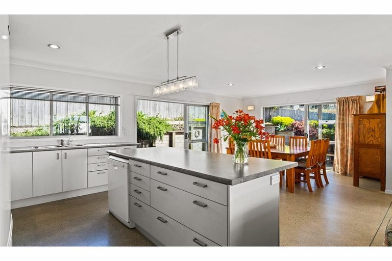 Photo of property in 11 Seabreeze Road, Mangawhai Heads, Mangawhai, 0505